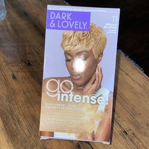 NWT Dark & Lovely Hair Coloring